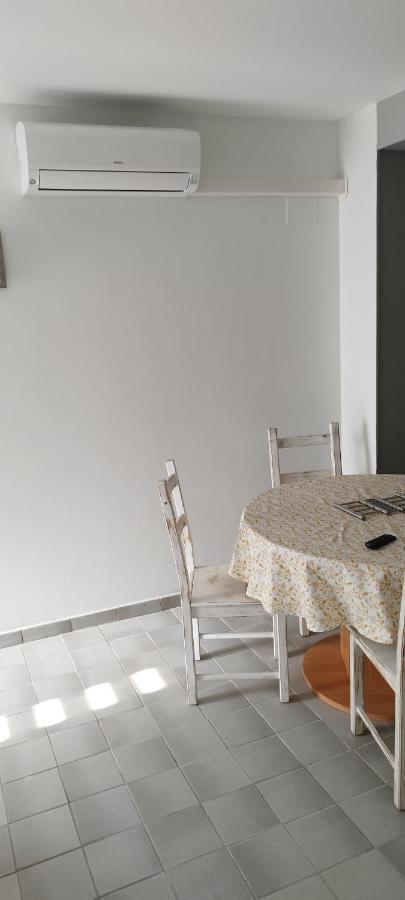 Studio Cosi Idealement Place Au Coeur De Ville 博格斯 外观 照片
